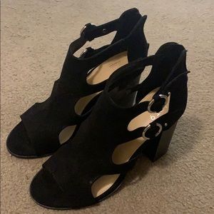 ✨ super cute black heels ✨